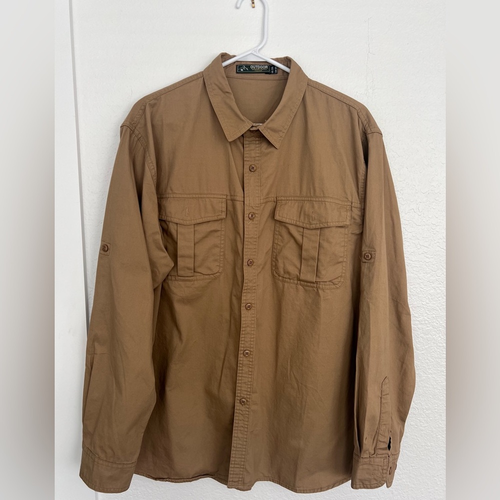 Outdoor cotton NWOT men’s shirt.